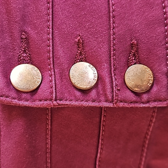 Refuge burgundy size 4 skinny jeans. 3 buttons at high waist SO cute 😍 - Picture 3 of 5